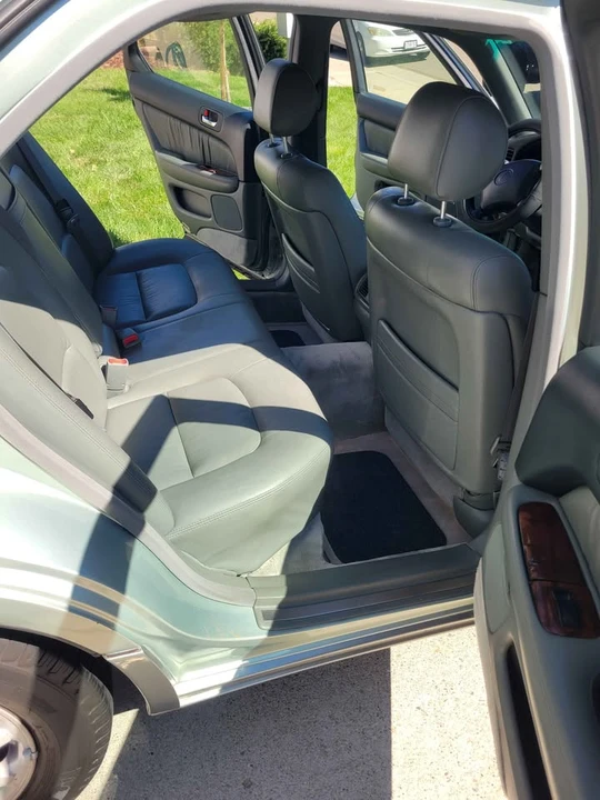 1997 Lexus LS 2nd Gen - Image 18 of 18