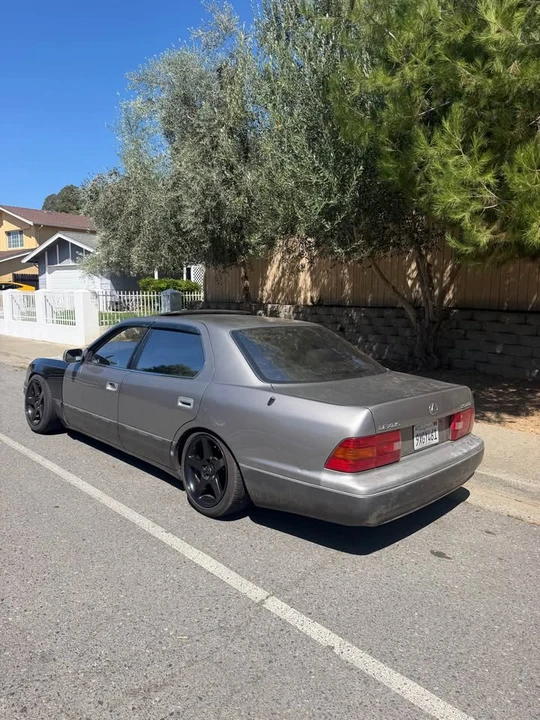 1997 Lexus LS 2nd Gen - Image 4 of 4