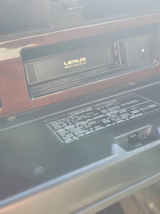 1997 Lexus LS 2nd Gen - Image 17 of 17