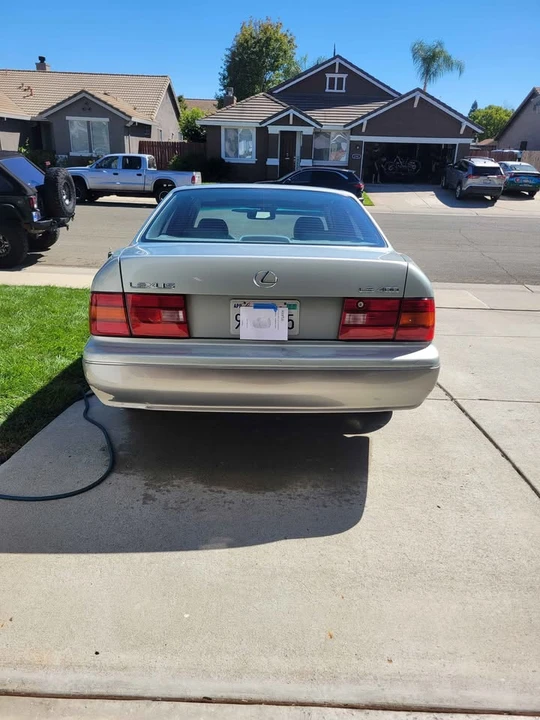 1997 Lexus LS 2nd Gen - Image 3 of 17