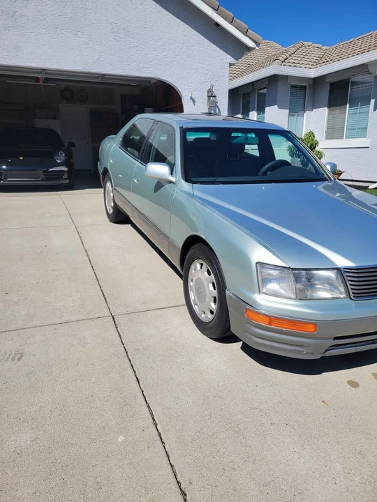 1997 Lexus LS 2nd Gen - Image 5 of 17