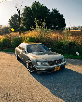 1997 Lexus LS 400 Sedan 4D