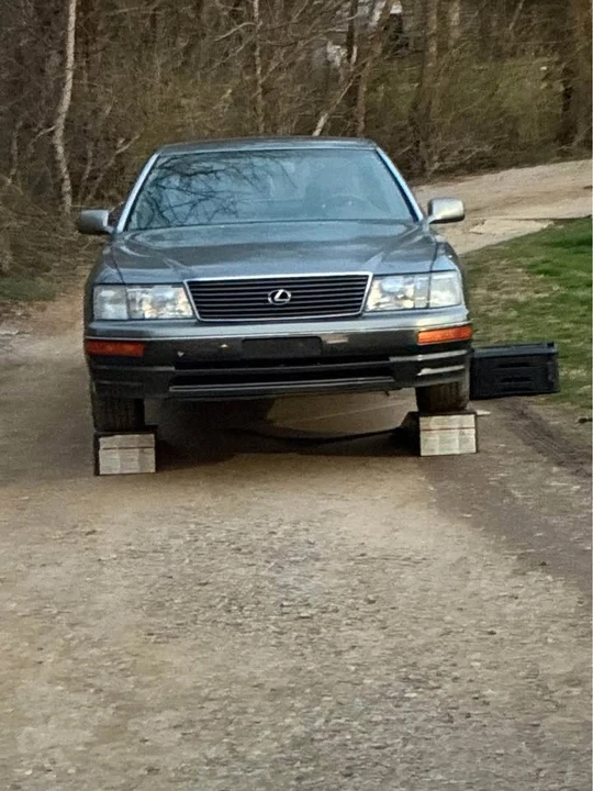1997 Lexus LS 2nd Gen - Image 2 of 5