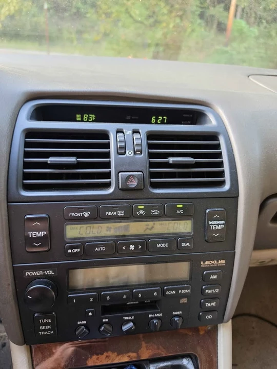 1997 Lexus LS 2nd Gen - Image 5 of 7