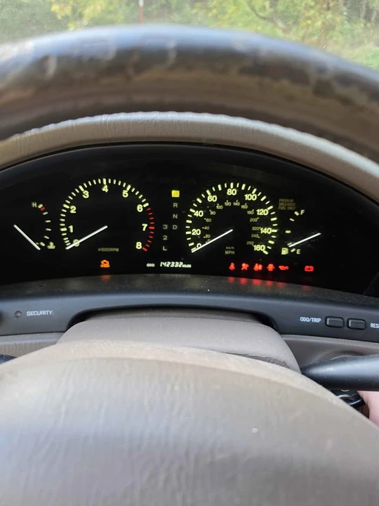 1997 Lexus LS 2nd Gen - Image 6 of 7