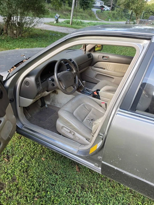 1997 Lexus LS 2nd Gen - Image 7 of 7