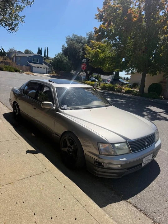 1997 Lexus LS 2nd Gen - Image 2 of 4