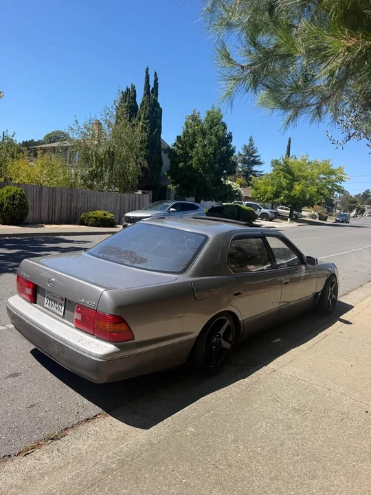 1997 Lexus LS 2nd Gen - Image 3 of 4