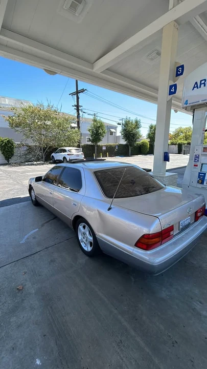 1997 Lexus LS 2nd Gen - Image 3 of 7