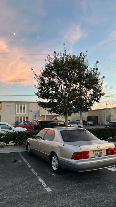 1997 Lexus LS 2nd Gen - Image 5 of 7