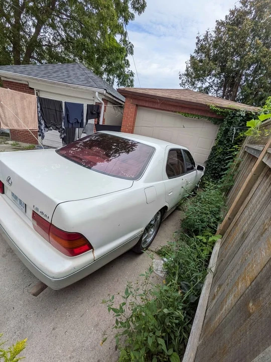 1997 Lexus LS 2nd Gen - Image 3 of 8