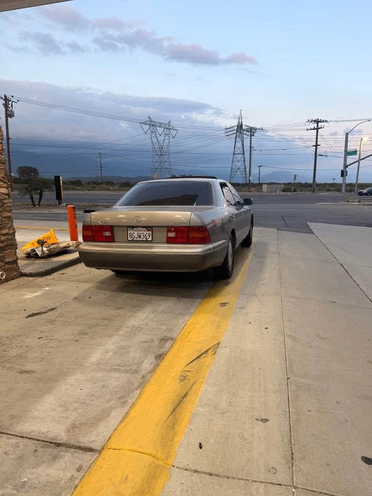 1997 Lexus LS 2nd Gen - Image 3 of 7
