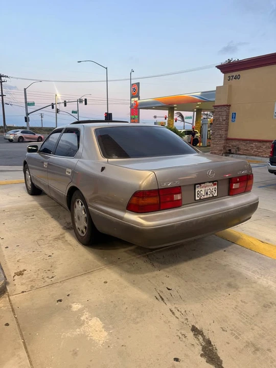 1997 Lexus LS 2nd Gen - Image 4 of 7
