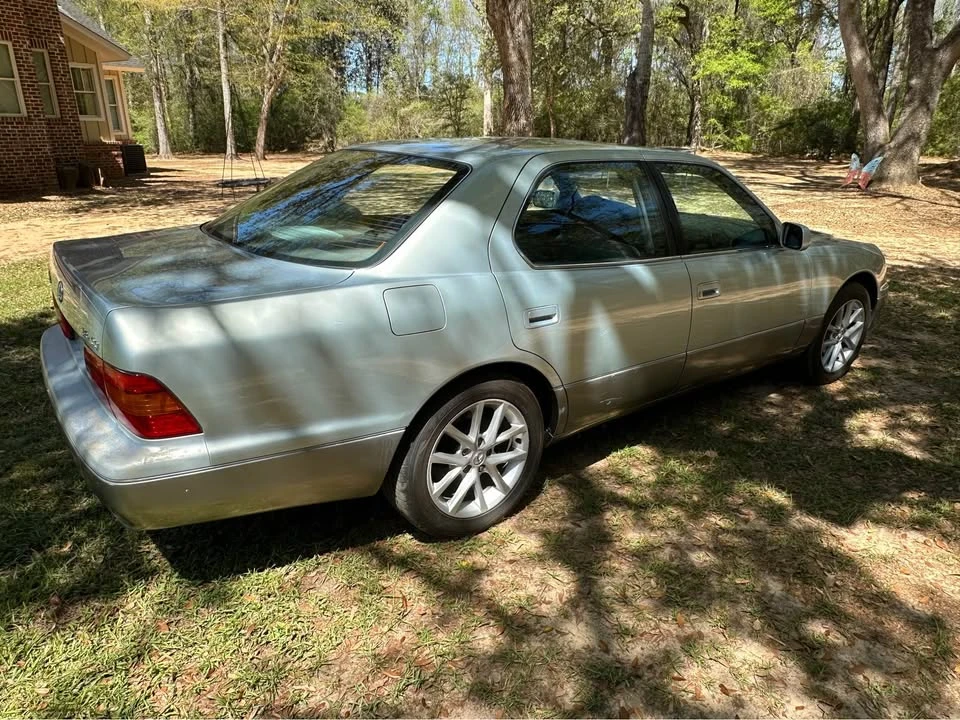 1997 Lexus LS 2nd Gen - Image 4 of 10