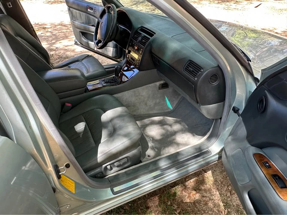 1997 Lexus LS 2nd Gen - Image 6 of 10