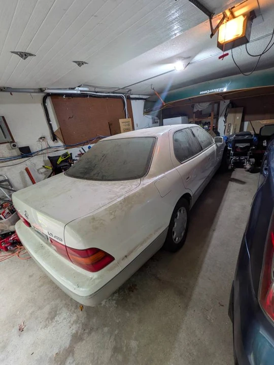 1997 Lexus LS 2nd Gen - Image 6 of 10