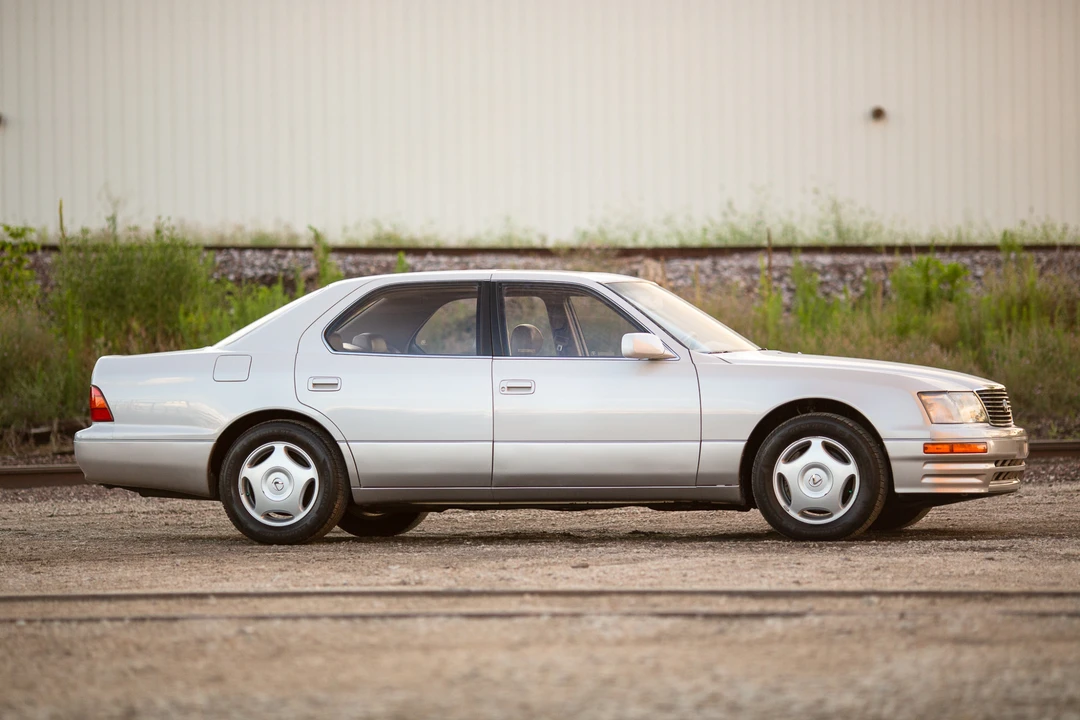 1997 Lexus LS 2nd Gen - Image 14 of 31