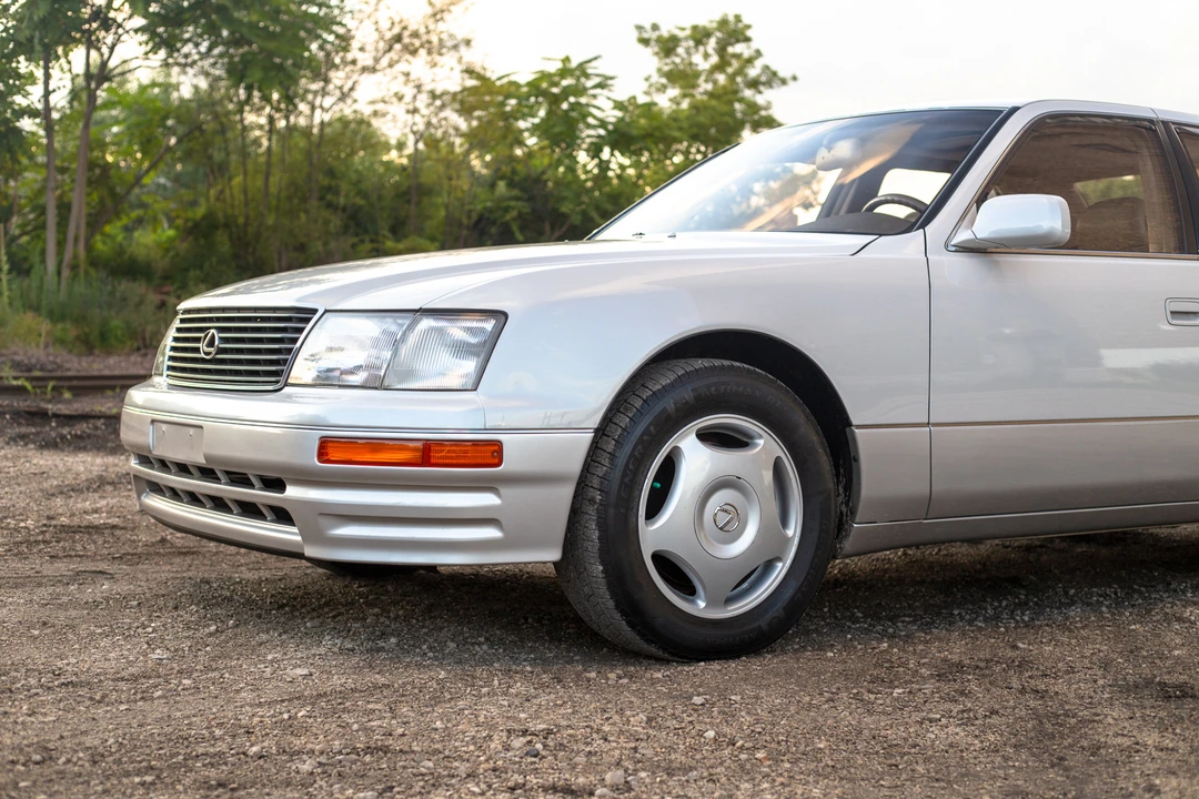 1997 Lexus LS 2nd Gen - Image 27 of 31