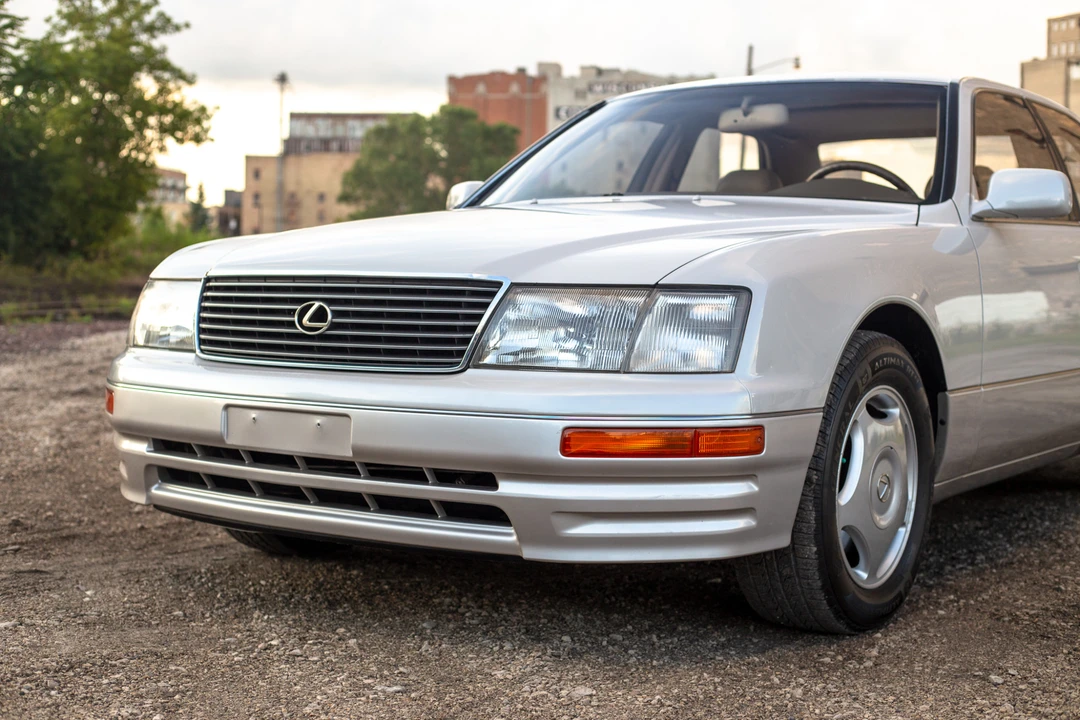 1997 Lexus LS 2nd Gen - Image 19 of 31