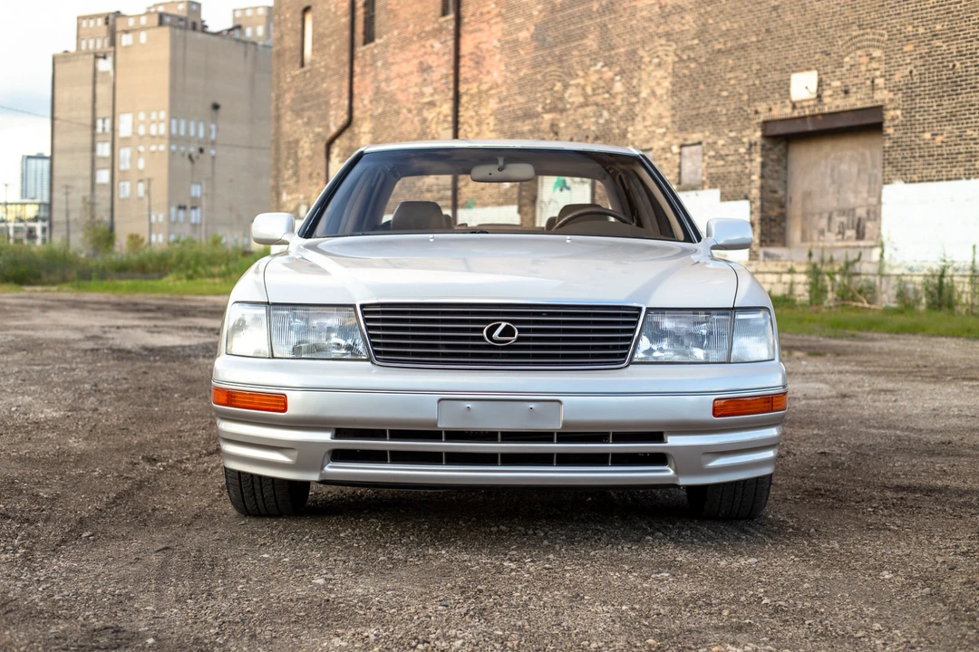 1997 Lexus LS 2nd Gen - Image 17 of 31