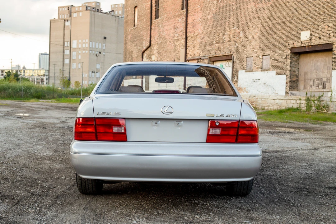 1997 Lexus LS 2nd Gen - Image 10 of 31