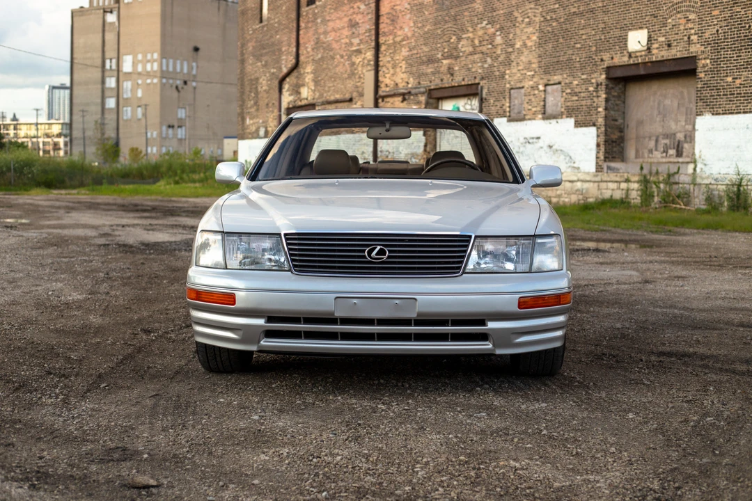 1997 Lexus LS 2nd Gen - Image 16 of 31