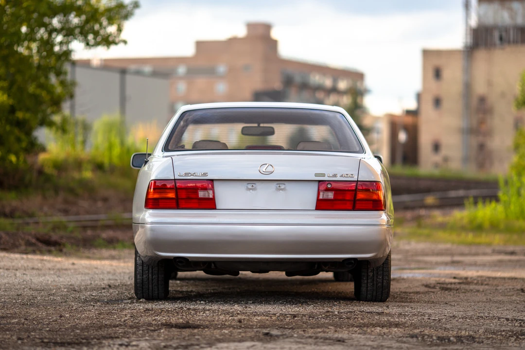 1997 Lexus LS 2nd Gen - Image 9 of 31