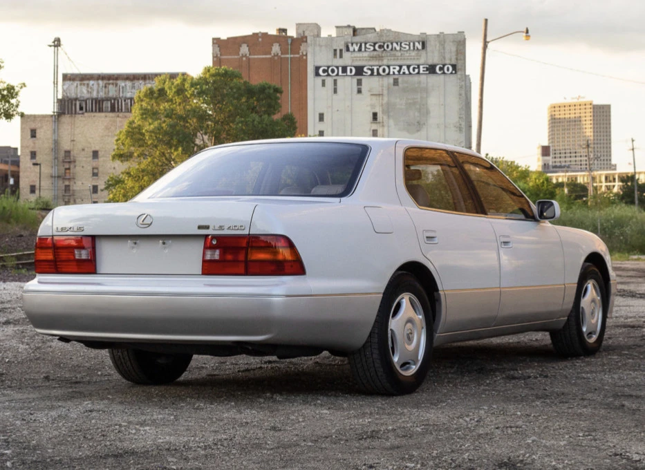 1997 Lexus LS 2nd Gen - Image 11 of 31