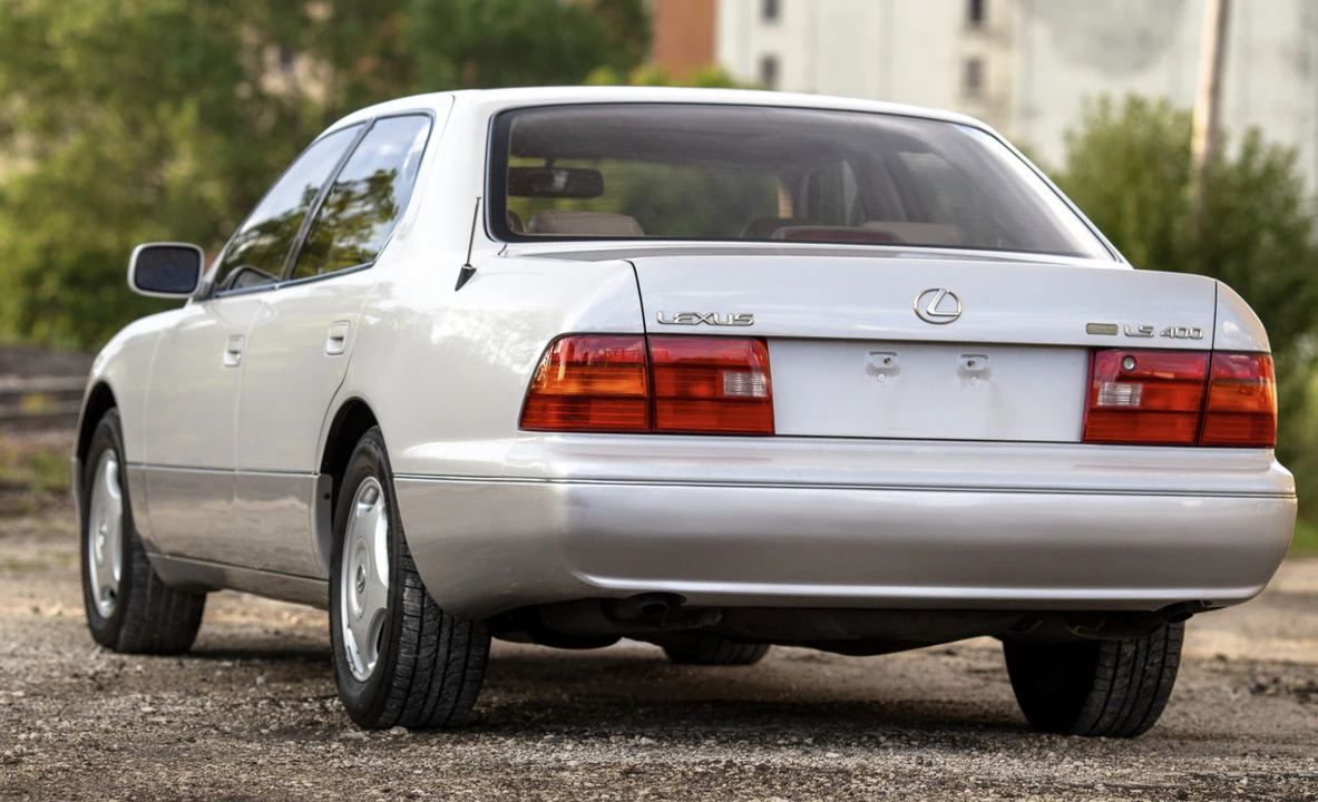 1997 Lexus LS 2nd Gen - Image 8 of 31