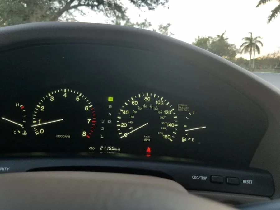 1997 Lexus LS 2nd Gen - Image 5 of 10