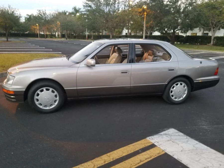 1997 Lexus LS 2nd Gen - Image 9 of 10