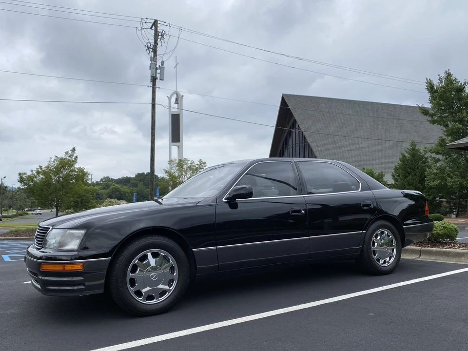 1997 Lexus LS 2nd Gen - Image 2 of 31