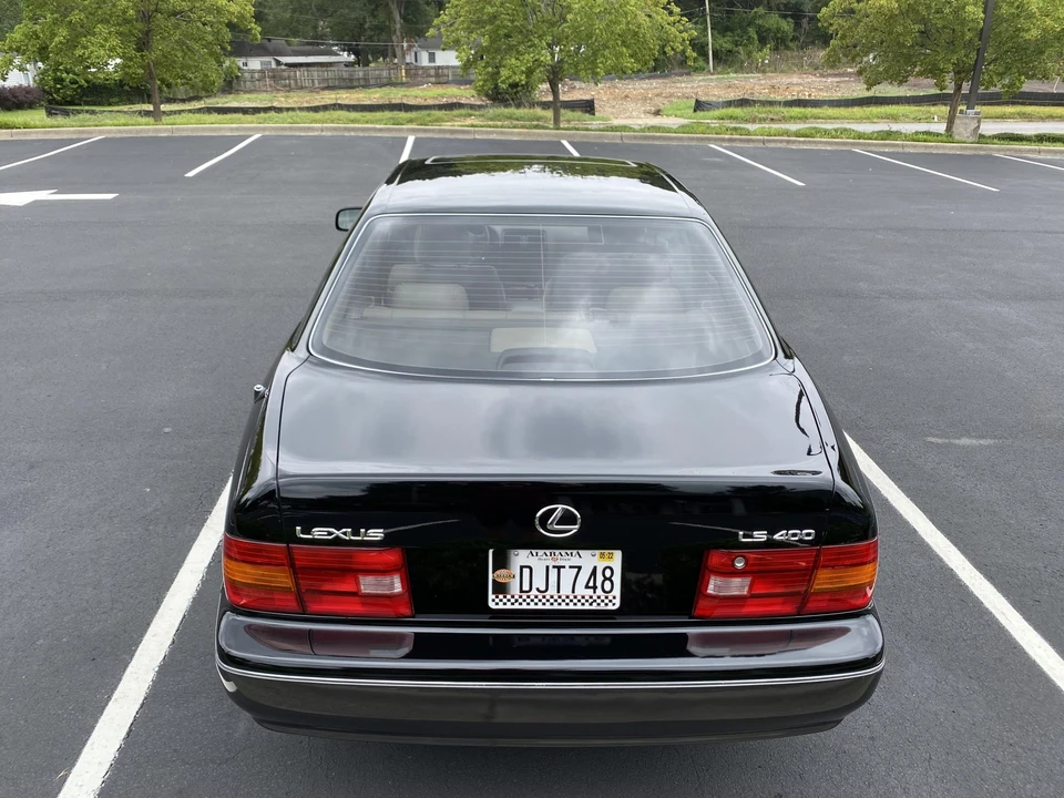 1997 Lexus LS 2nd Gen - Image 27 of 31