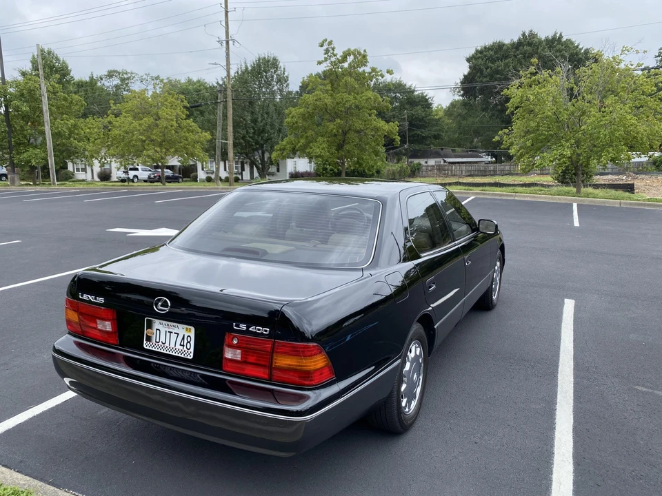 1997 Lexus LS 2nd Gen - Image 22 of 31
