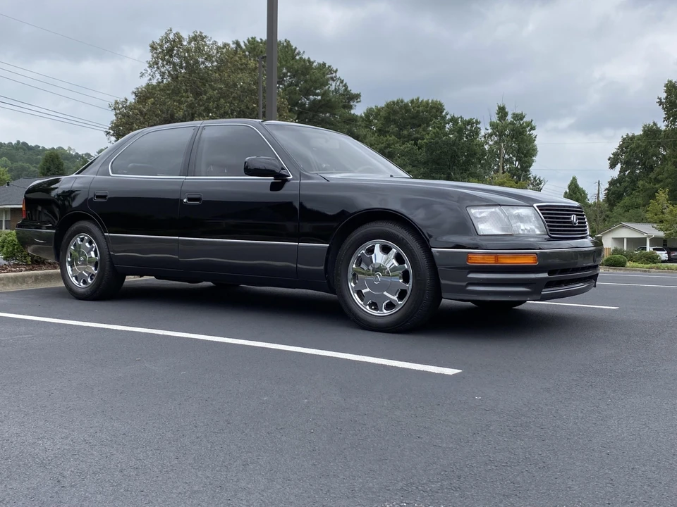 1997 Lexus LS 2nd Gen - Image 16 of 31