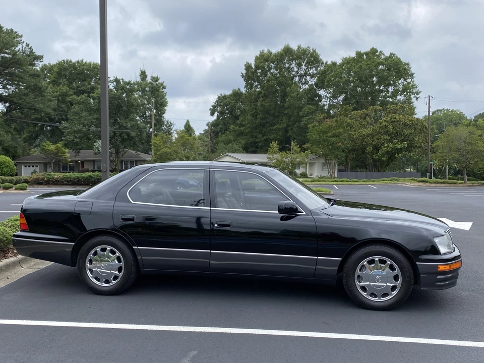 1997 Lexus LS 2nd Gen - Image 18 of 31