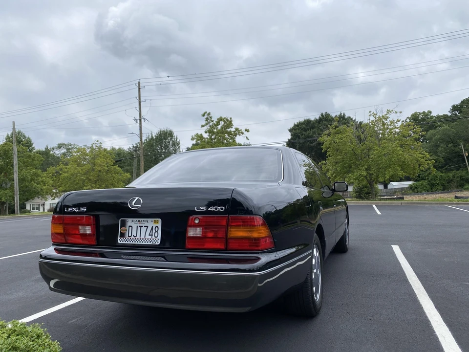 1997 Lexus LS 2nd Gen - Image 24 of 31