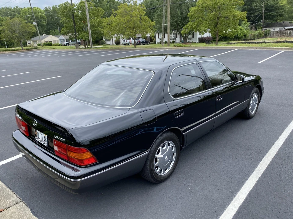 1997 Lexus LS 2nd Gen - Image 21 of 31
