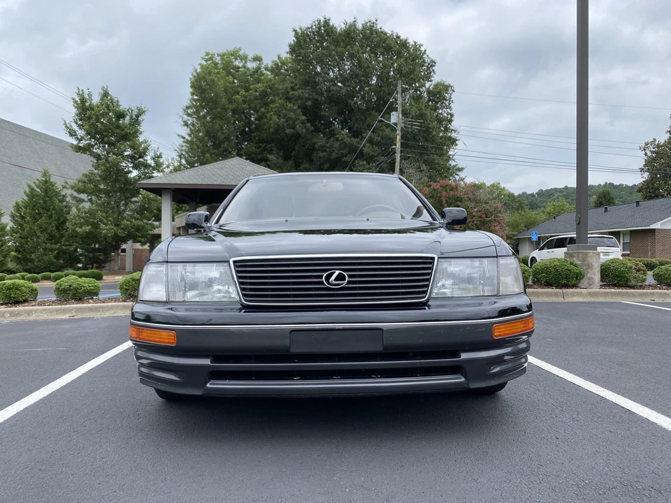1997 Lexus LS 2nd Gen - Image 10 of 31