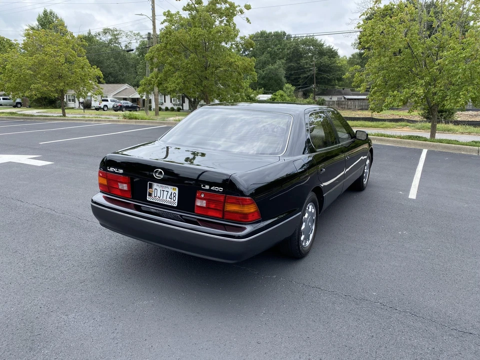 1997 Lexus LS 2nd Gen - Image 23 of 31