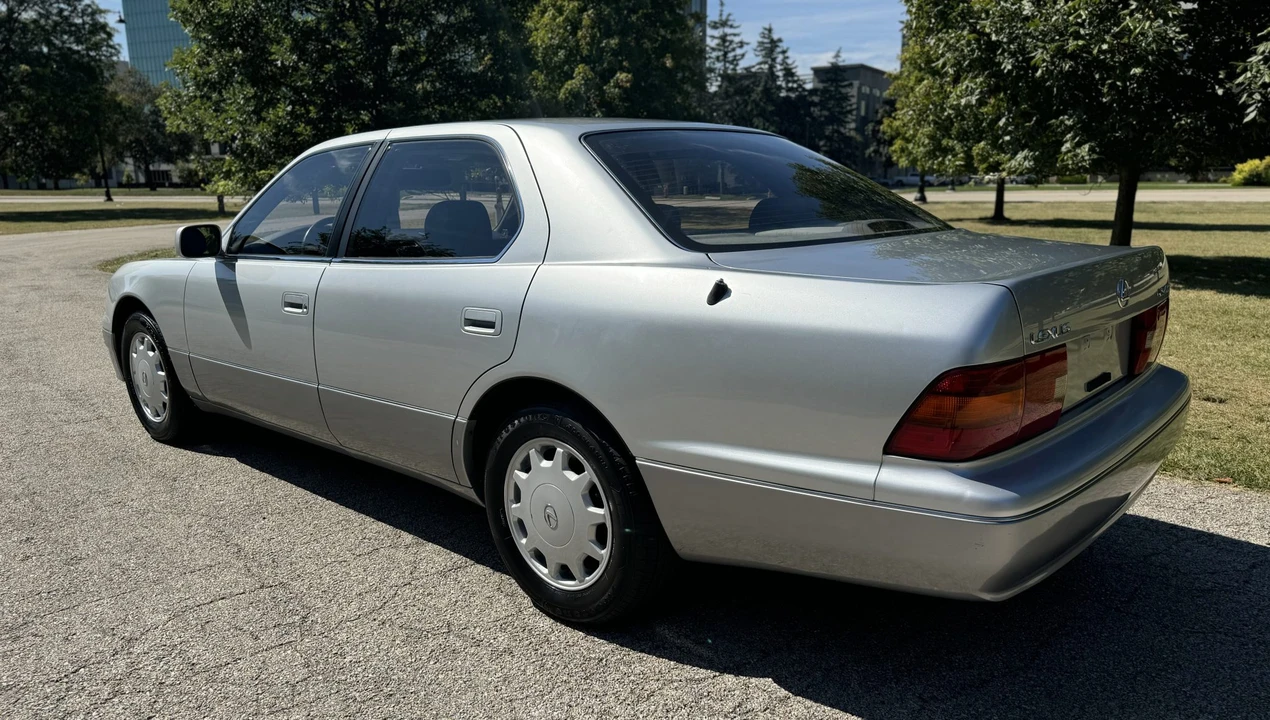1997 Lexus LS 2nd Gen - Image 12 of 31