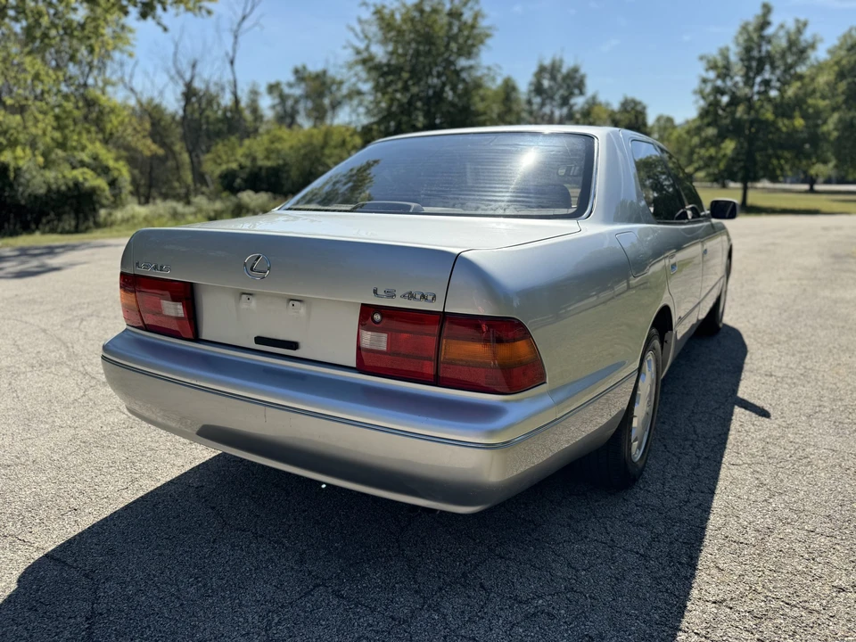 1997 Lexus LS 2nd Gen - Image 17 of 31