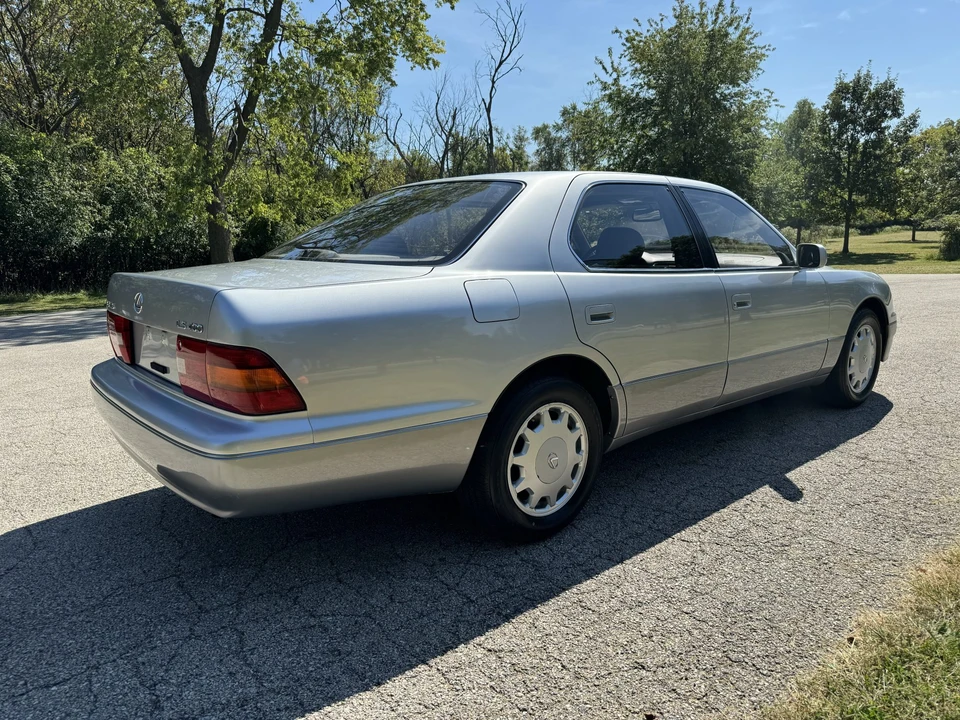 1997 Lexus LS 2nd Gen - Image 19 of 31