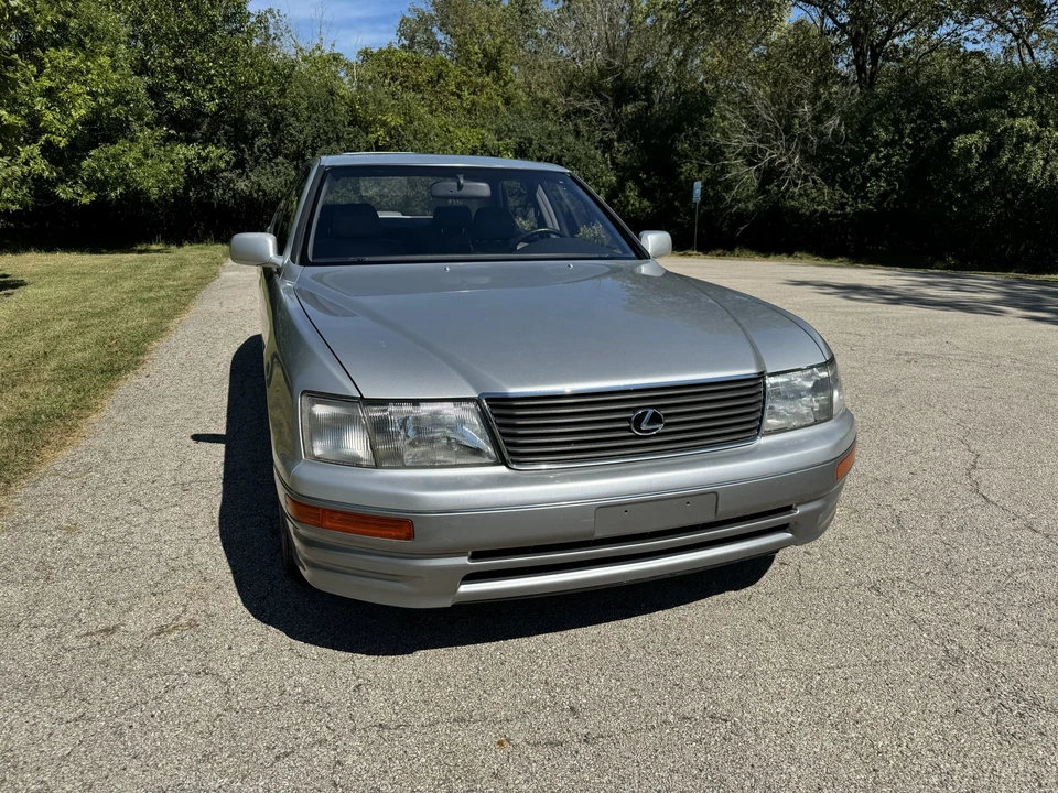 1997 Lexus LS 2nd Gen - Image 23 of 31