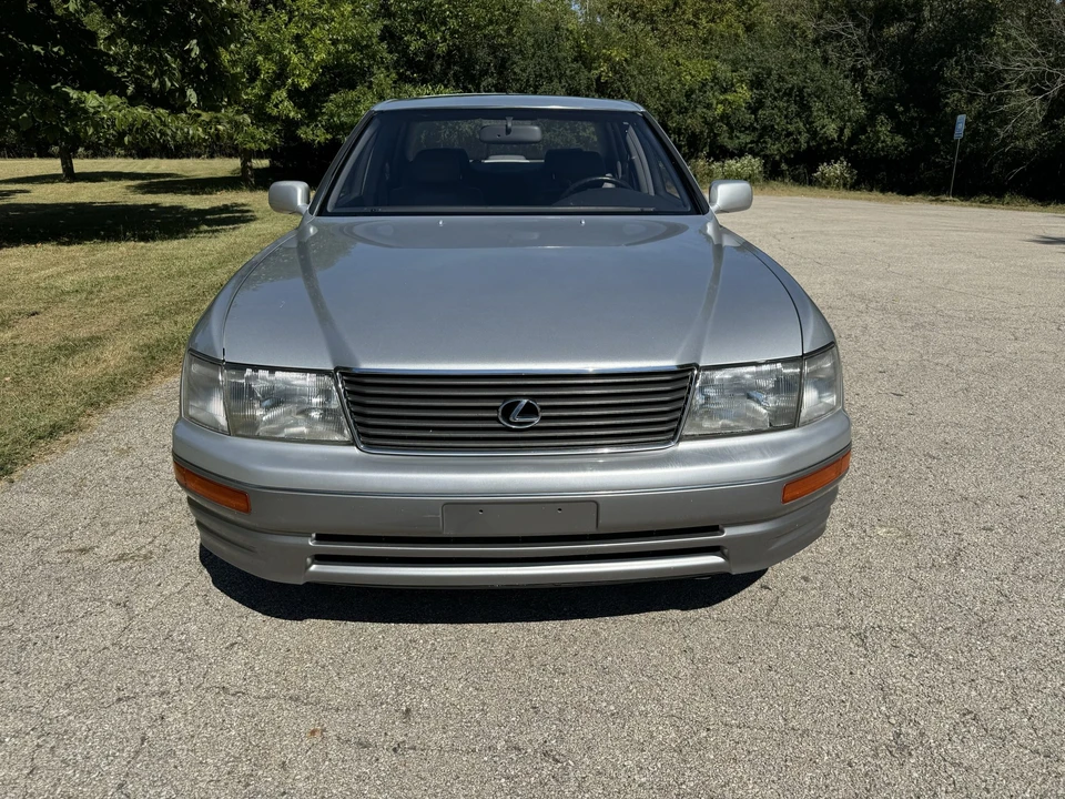 1997 Lexus LS 2nd Gen - Image 24 of 31