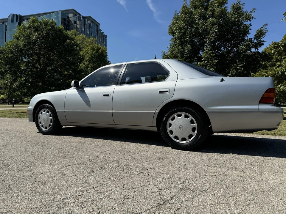 1997 Lexus LS 2nd Gen - Image 10 of 31