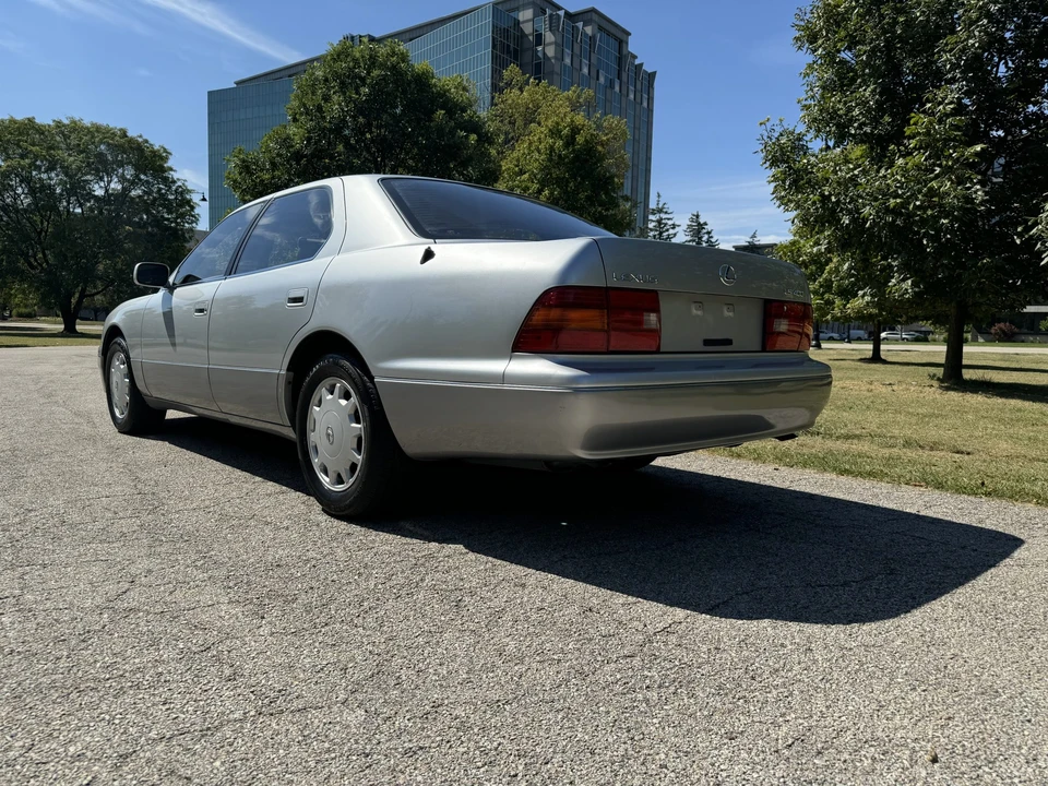 1997 Lexus LS 2nd Gen - Image 13 of 31