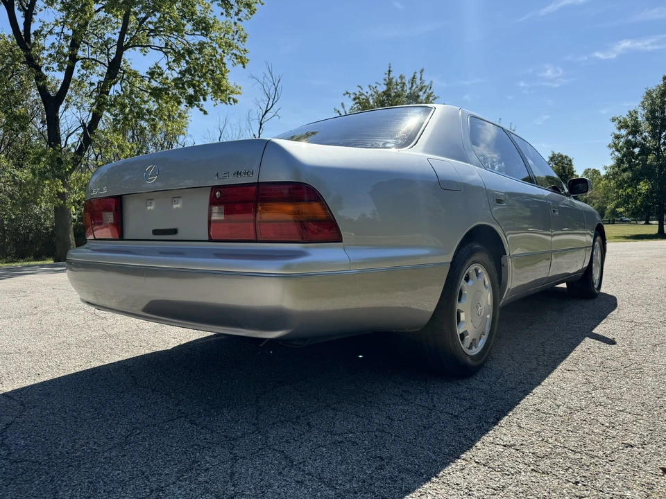 1997 Lexus LS 2nd Gen - Image 18 of 31