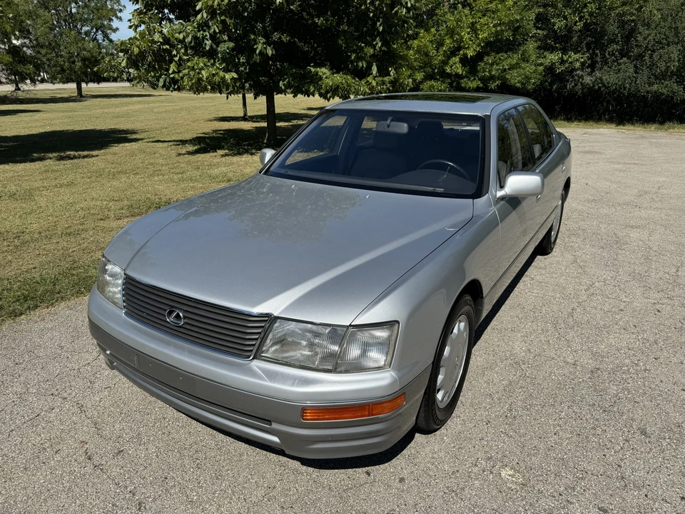 1997 Lexus LS 2nd Gen - Image 2 of 31