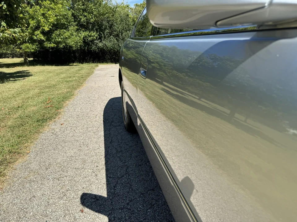 1997 Lexus LS 2nd Gen - Image 26 of 31